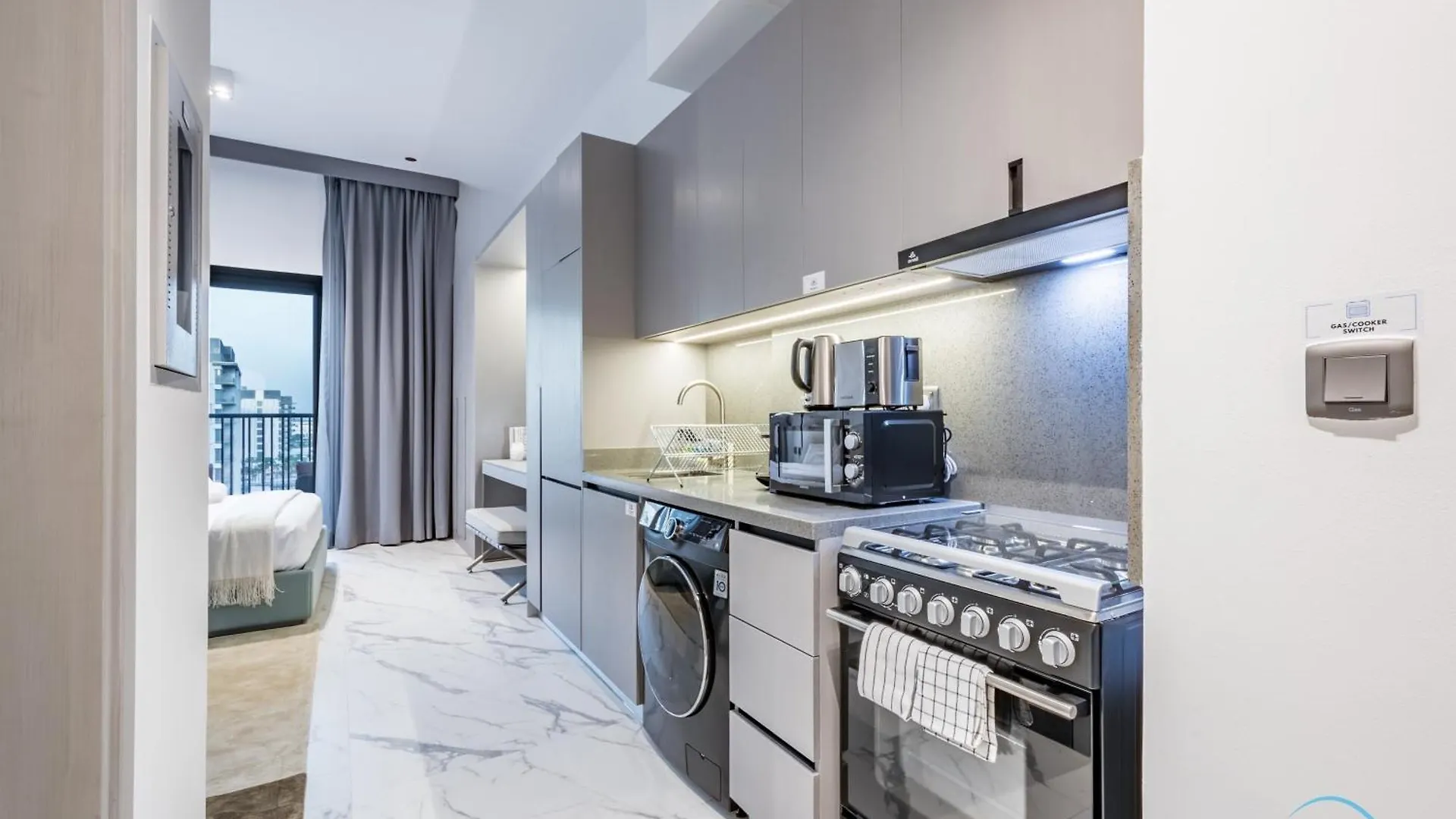 Delightful Studio Apartment In Mag Eye 890, Mohammad Bin Rashid City By Deluxe Holiday Homes Dubai